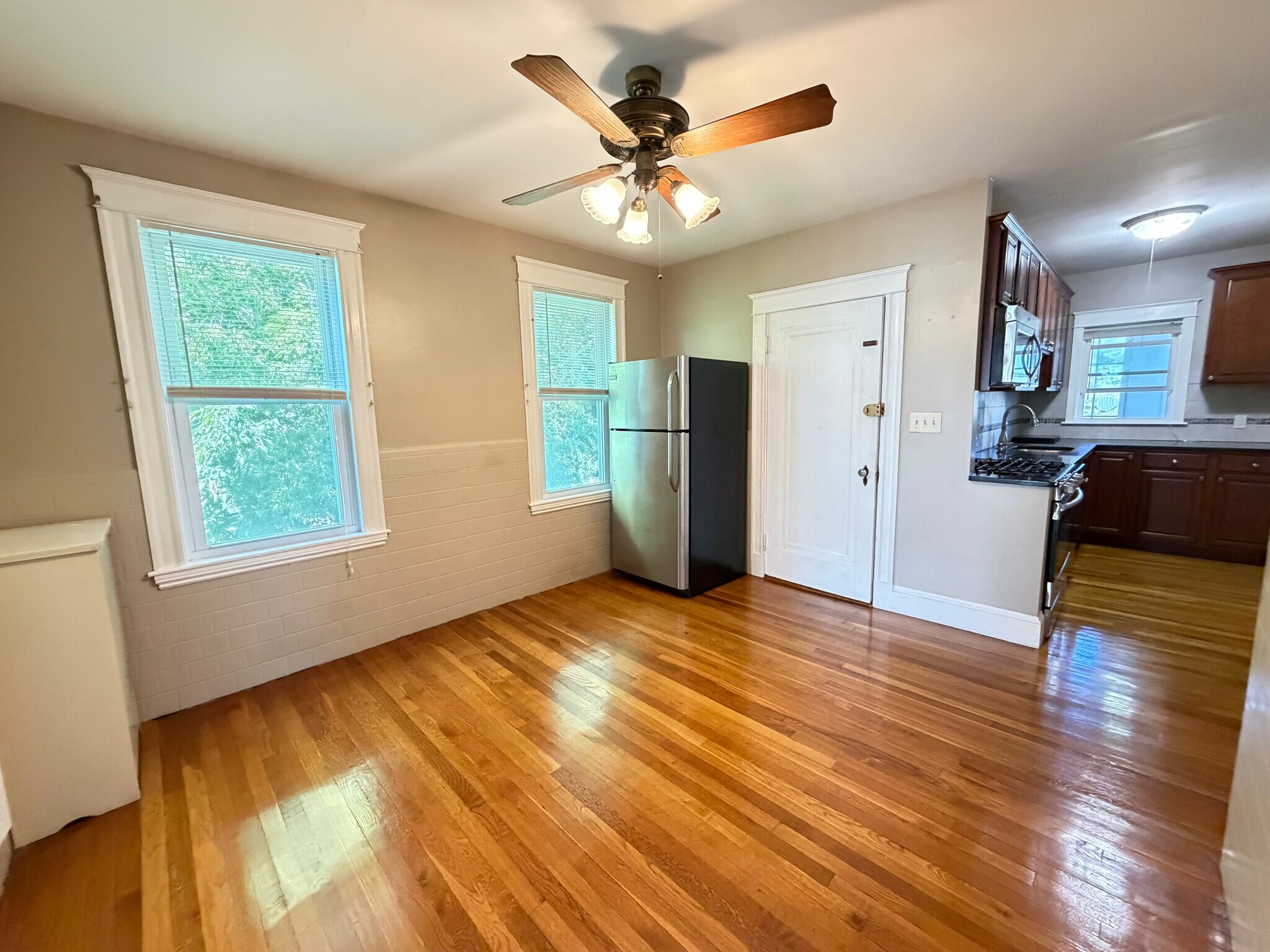 Kitchen/Dining Rm - 37 Leach St