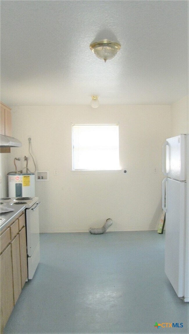 Building Photo - 434 County Rd 4616