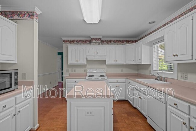 Building Photo - 464 Tirzah Dr