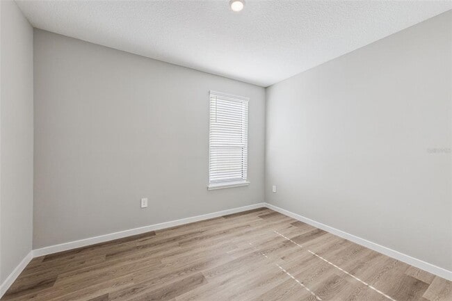 Building Photo - 544 N Bumby Ave