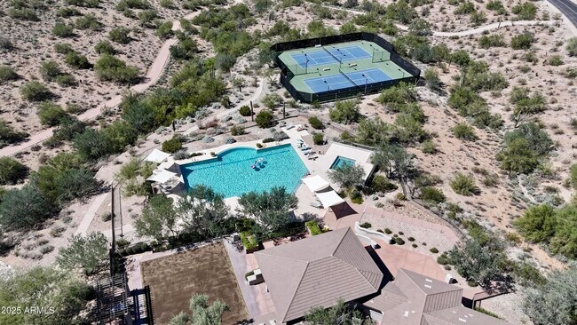 Building Photo - 10637 E Blanche Dr