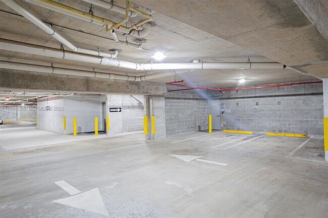 Building Photo - 1600 SW 1st Ave