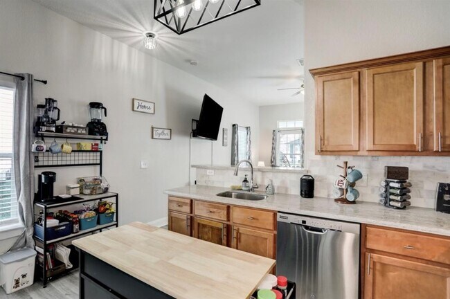 Building Photo - 4123 Ave Q 1/2