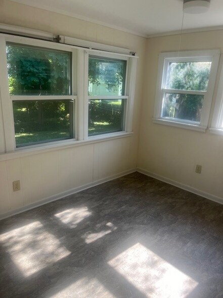 Building Photo - 105 Warner Rd