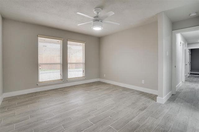 Building Photo - 3805 W Rochelle Rd