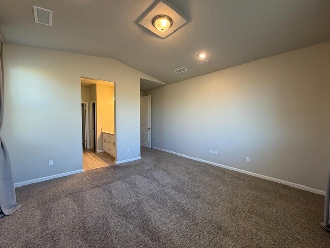 Building Photo - 660 Atlantica Dr S