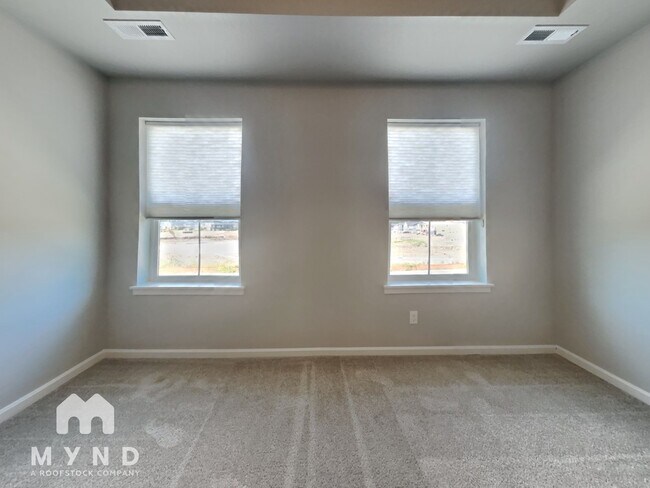 Building Photo - 4151 SE Fortress Ln