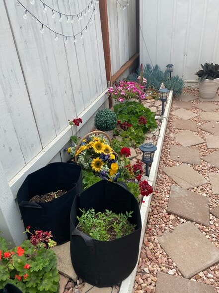 Building Photo - 7008 Dennison St