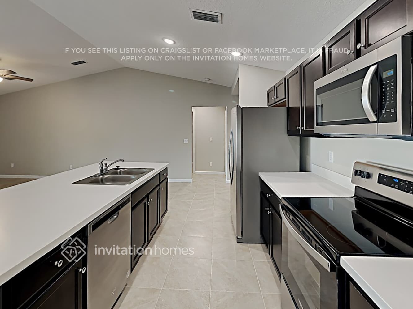 Building Photo - 1909 SW Hampshire Ln