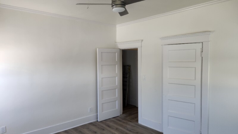 Building Photo - 3536 W 60th St