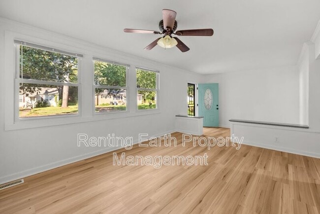 Building Photo - 604 Annie Laura Dr