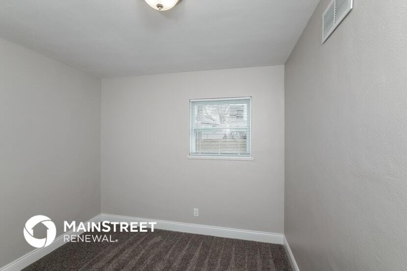 Building Photo - 9613 El Prado St