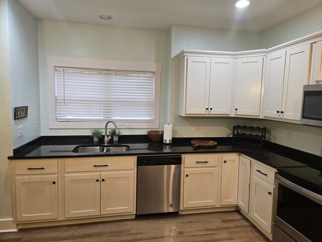 Building Photo - 4034 Waterfield Ln