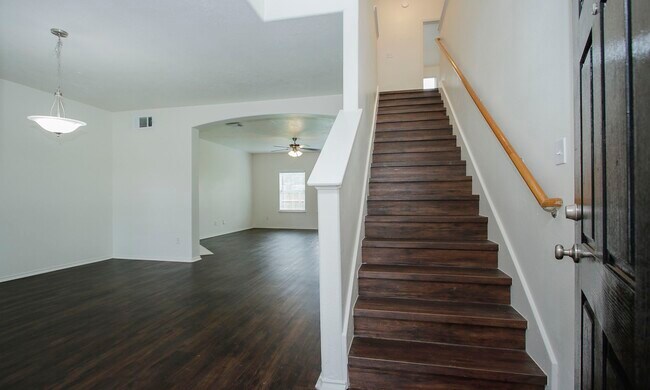 Building Photo - 20102 Glacier Falls Dr