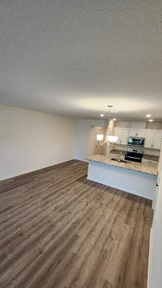 Building Photo - 9294 Westside Hls Dr