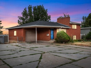 Building Photo - 525 Monroe Blvd