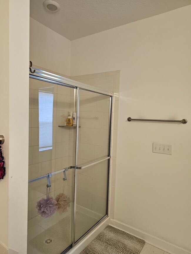 Building Photo - 1949 Bexley Ln