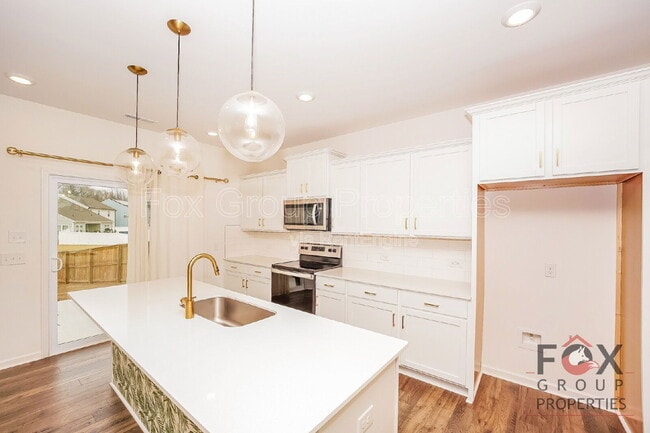 Building Photo - 144 Dyssa Lp