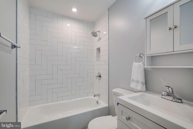 Building Photo - 3312 D St SE