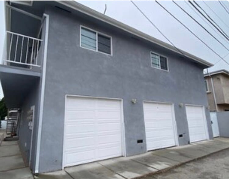 Garage included - 2600 Apple Ave