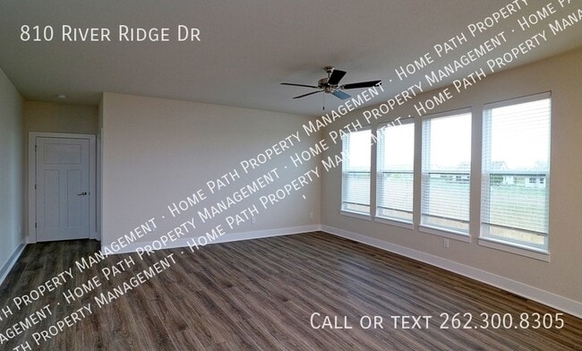 Building Photo - 810 River Ridge Dr