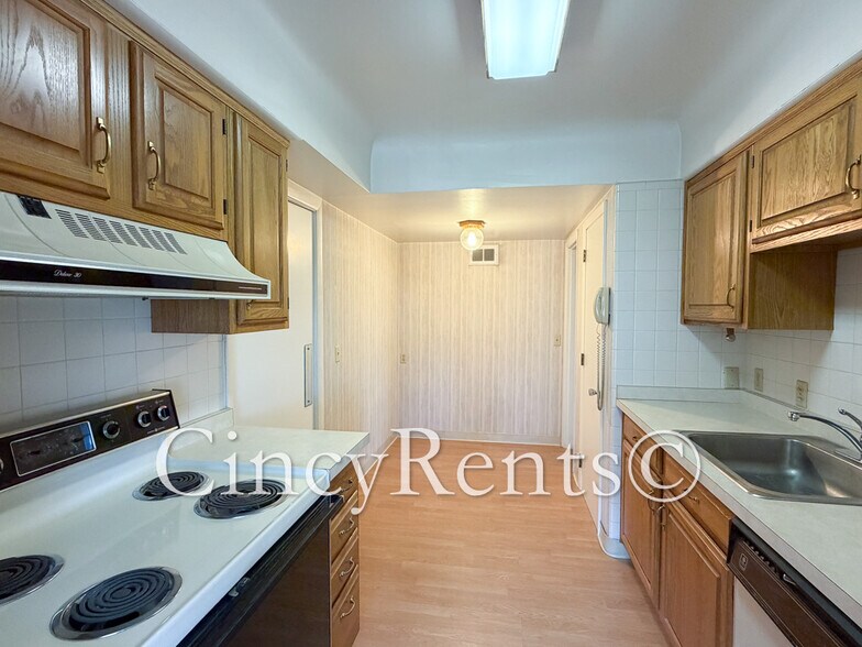 Building Photo - 3329 Mowbray Ln