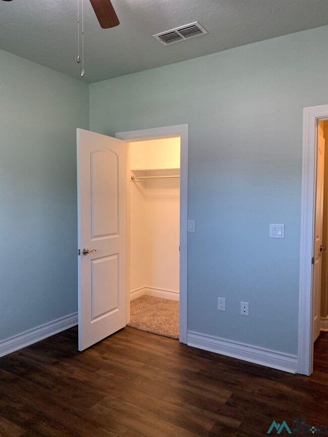 Building Photo - 116 Mariposa Dr