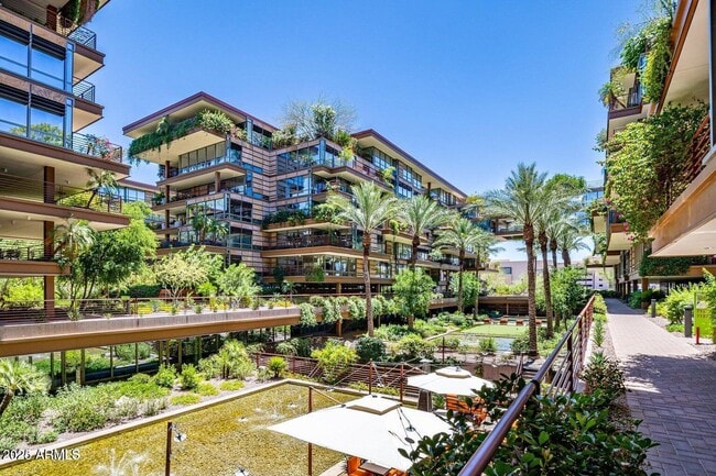 Building Photo - 7117 E Rancho Vista Dr