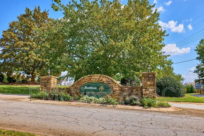 Building Photo - 430 Rosehaven Way