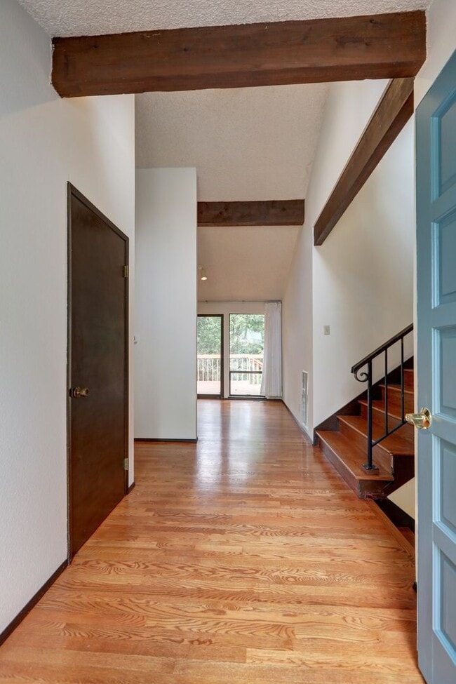 Building Photo - 2020 180th Ct NE