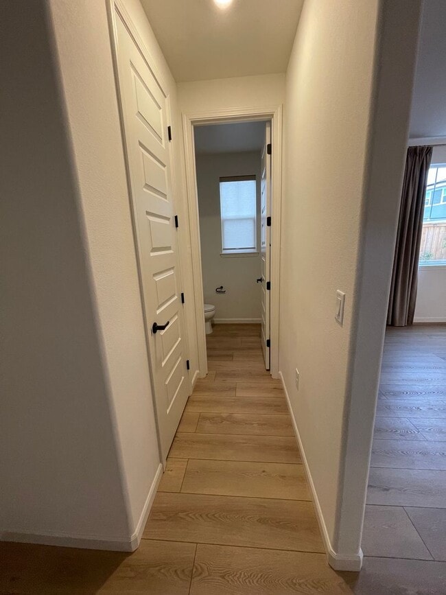 Building Photo - Beautiful new home with open floor plan av...