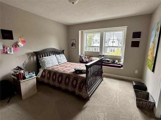 Building Photo - 3512 Rainbow Dr