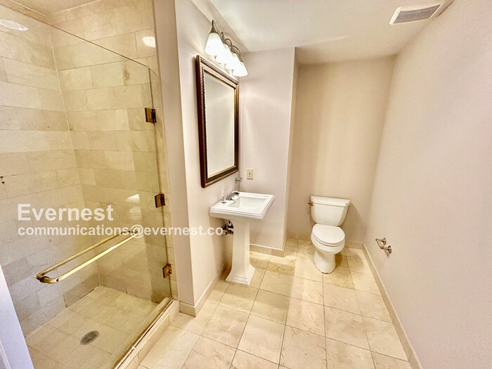 Building Photo - 195 14th St NE