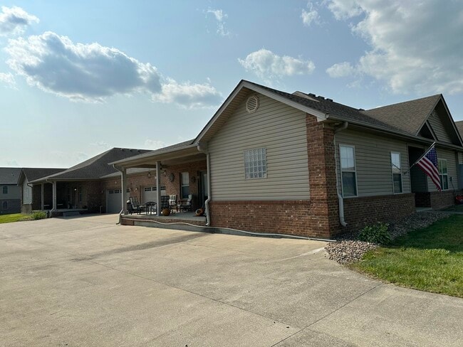 Building Photo - 104 Garden Gate Dr