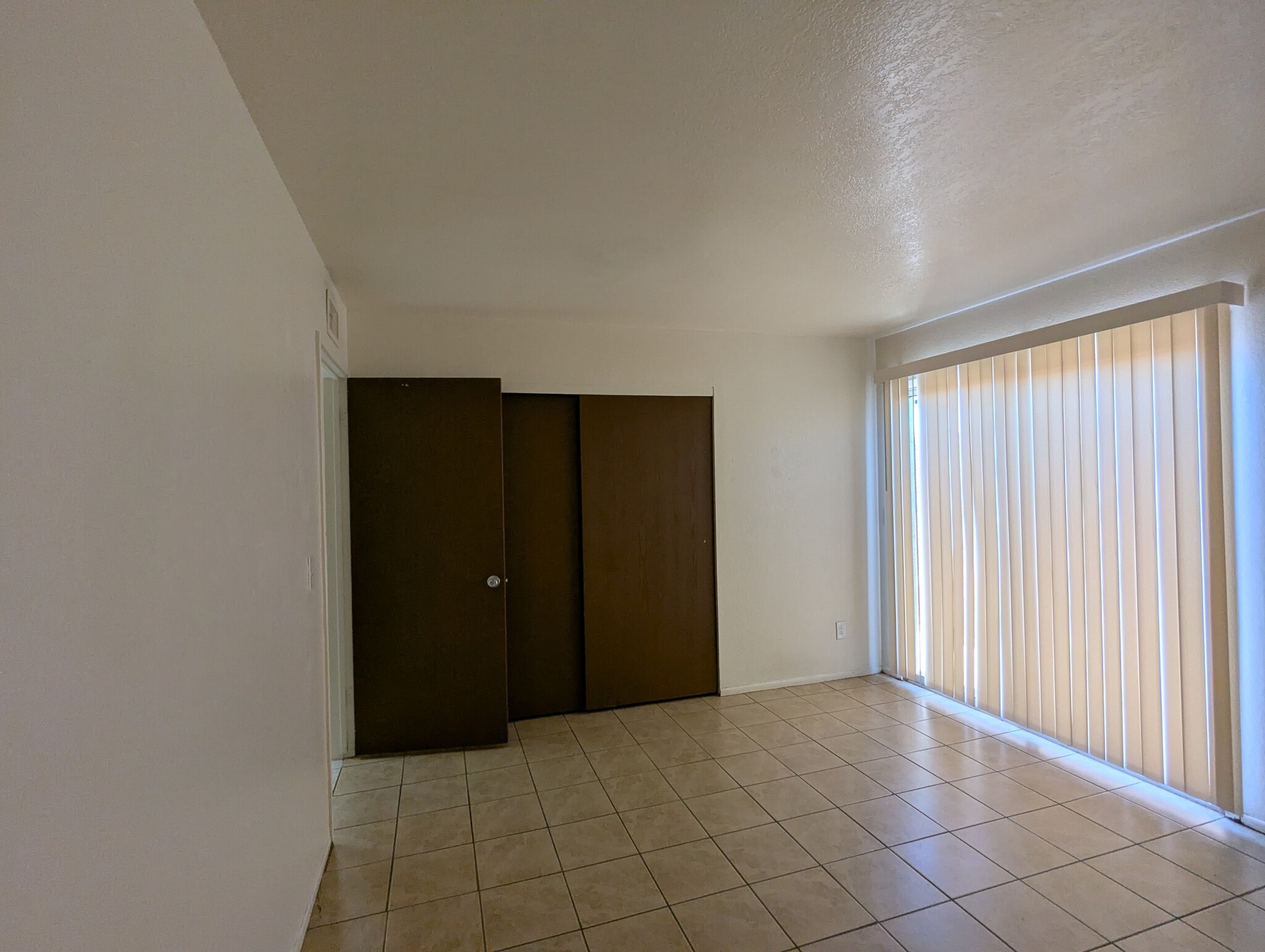 Building Photo - 1477 E 27th Ave