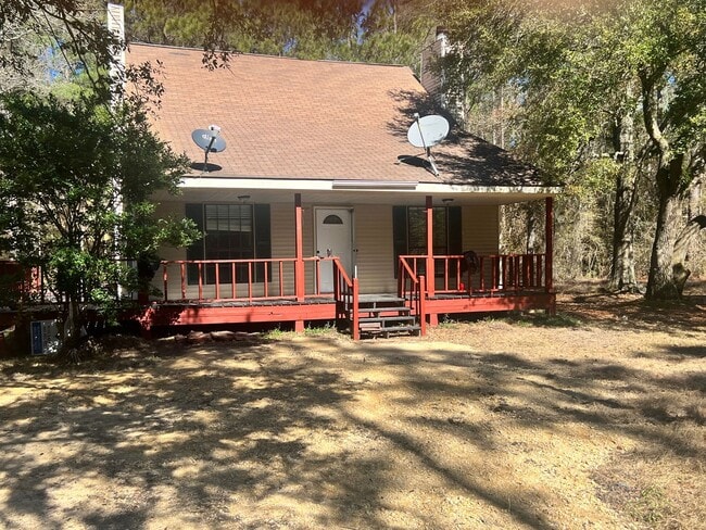 Primary Photo - 112 Redwood St