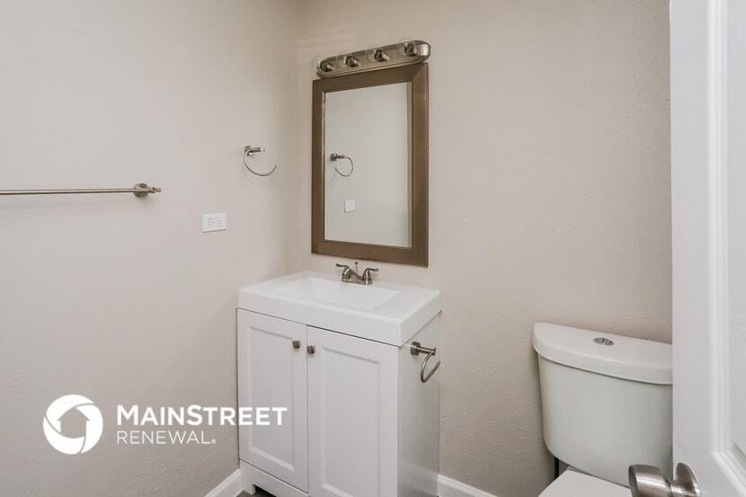 Building Photo - 10405 Kinslow Dr