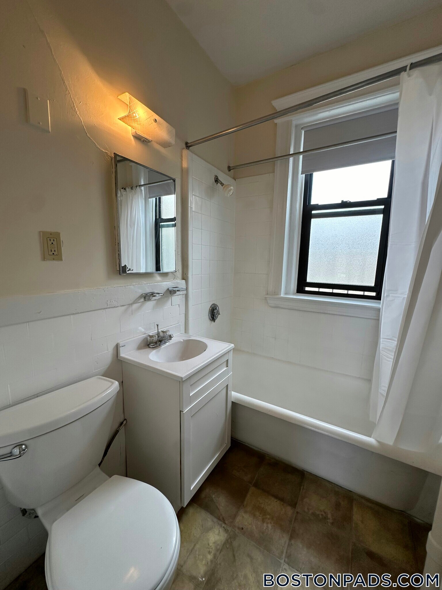 Building Photo - 1144 Commonwealth Ave