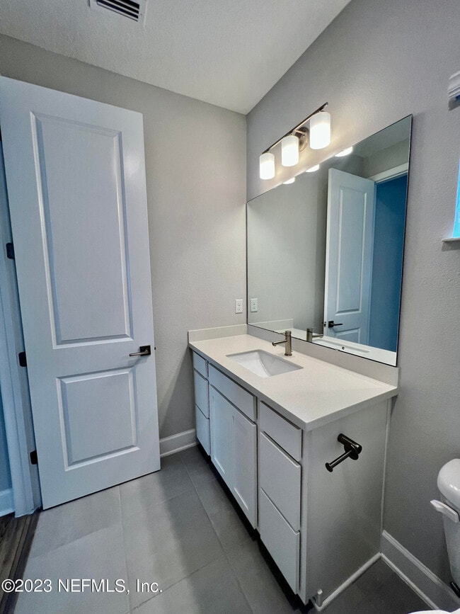 Building Photo - 7324 Beach Haven Pl