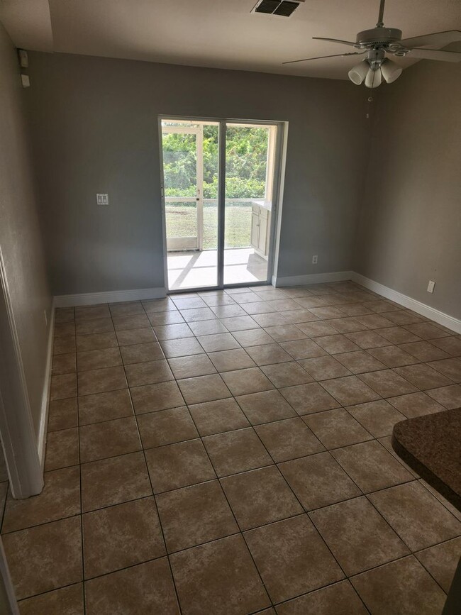 Building Photo - Large 2 bedroom 2 Bath Duplex for only $15...