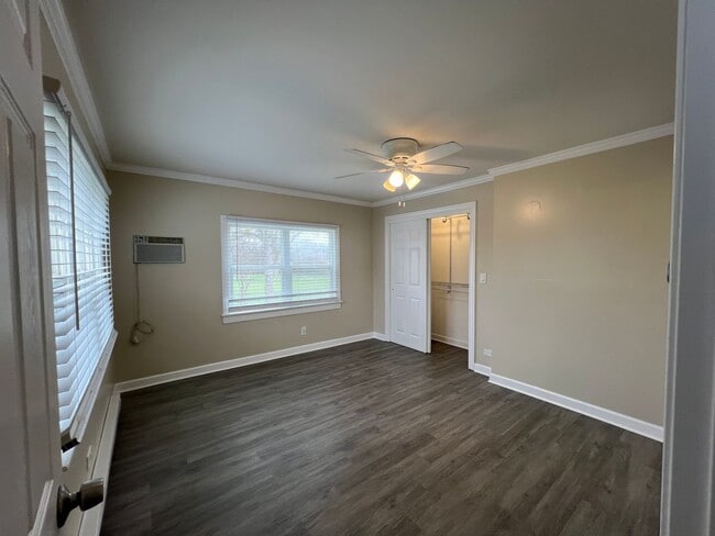 Building Photo - 206 Raupp Blvd