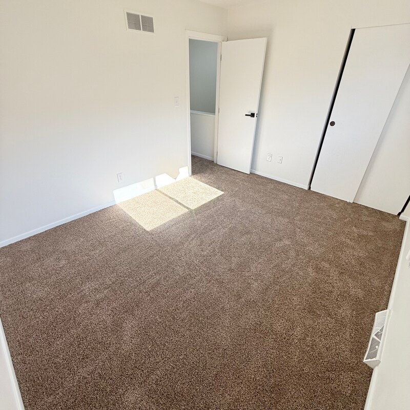 Building Photo - 235 Hamilton Ave