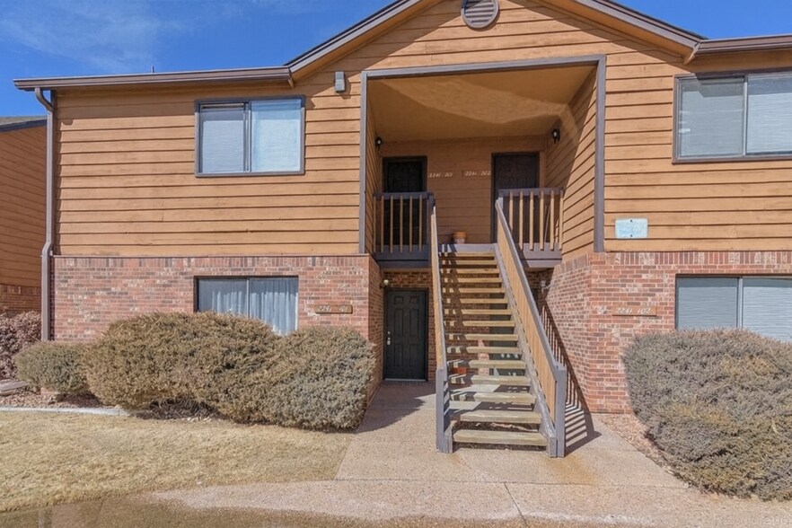 Building Photo - 2241 S Buckley Rd