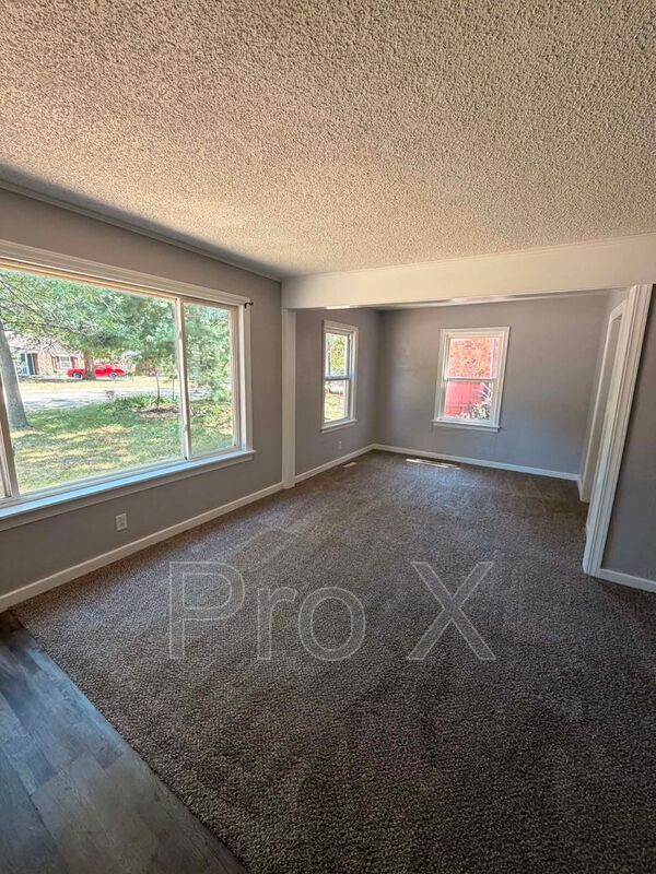 Building Photo - 3414 Oak Ridge Dr