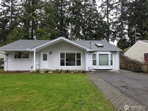 Building Photo - 16850 Palatine Ave N