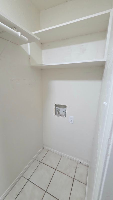 Building Photo - 215 Johnson Dr