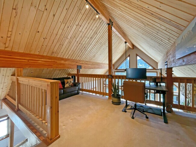 Building Photo - Luxury Home in the woods with unparalleled views! Garage! Pets Negotiable! Hot tub!