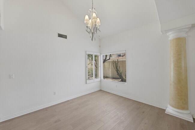 Building Photo - 8133 Horizon Lake Dr