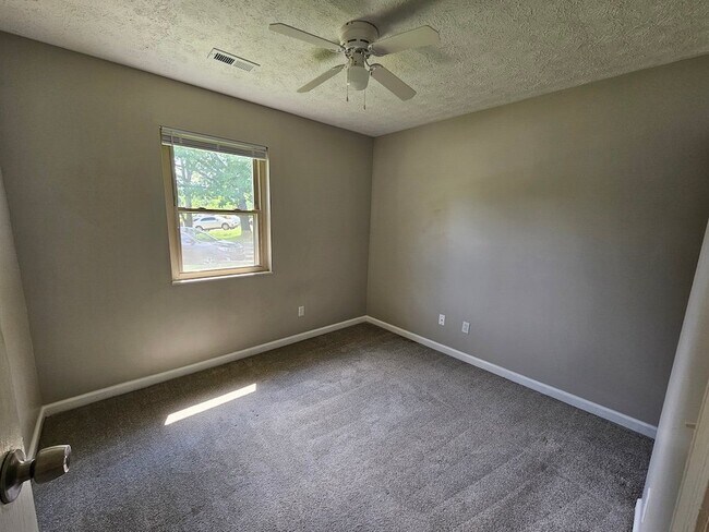 Building Photo - 7779 Cedar Wood Cir