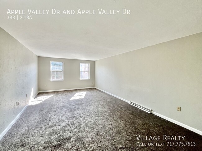 Building Photo - Extremely spacious 3-bed townhome in Dalla...